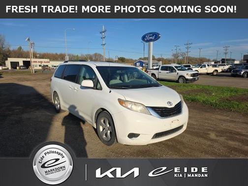 2011 Toyota Sienna LE