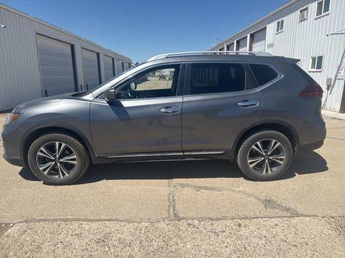 Gun Metallic 2018 Nissan Rogue SL