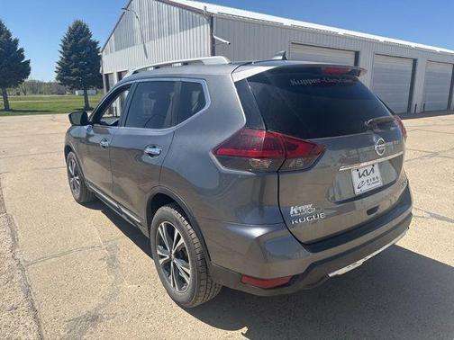 Gun Metallic 2018 Nissan Rogue SL