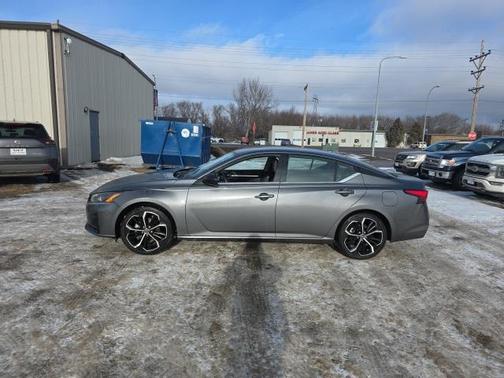 2024 Nissan Altima SR FWD