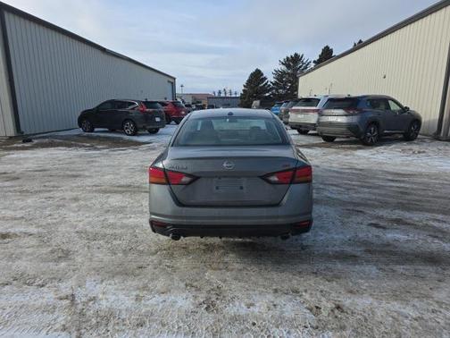 2024 Nissan Altima SR FWD