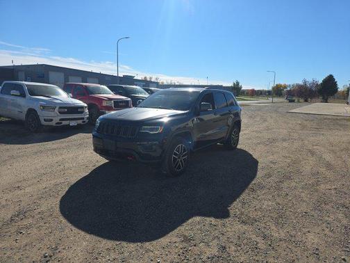 Diamond Black Crystal Pearlcoat 2021 Jeep Grand Cherokee Trailhawk