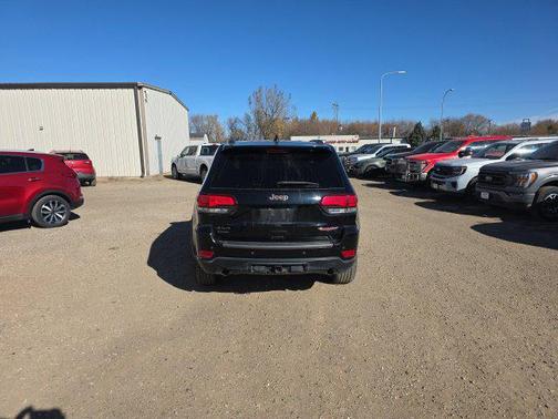 Diamond Black Crystal Pearlcoat 2021 Jeep Grand Cherokee Trailhawk