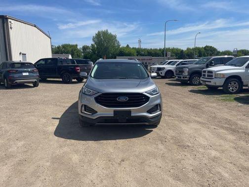 Iconic Silver Metallic 2020 Ford Edge SEL