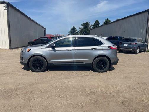 Iconic Silver Metallic 2020 Ford Edge SEL