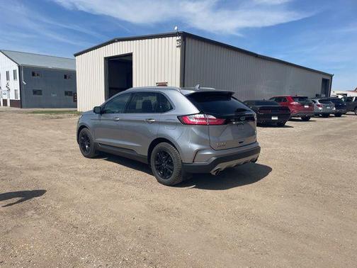 Iconic Silver Metallic 2020 Ford Edge SEL