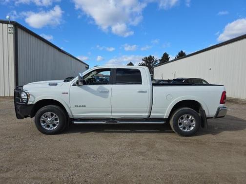 2022 RAM 3500 Laramie Crew Cab 4x4 6'4' Box