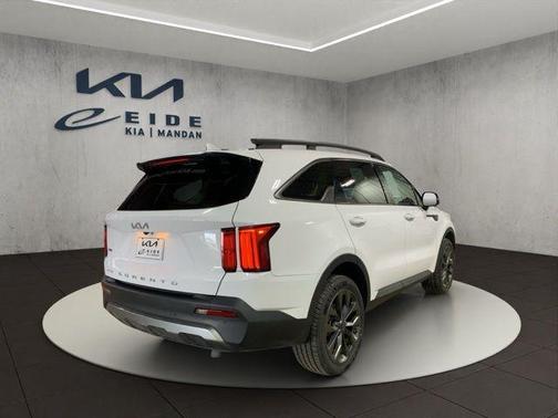 Glacial White Pearl 2022 Kia Sorento SX