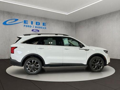 Glacial White Pearl 2022 Kia Sorento SX