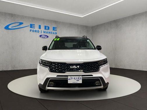 Glacial White Pearl 2022 Kia Sorento SX
