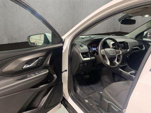 Summit White 2024 GMC Terrain SLE