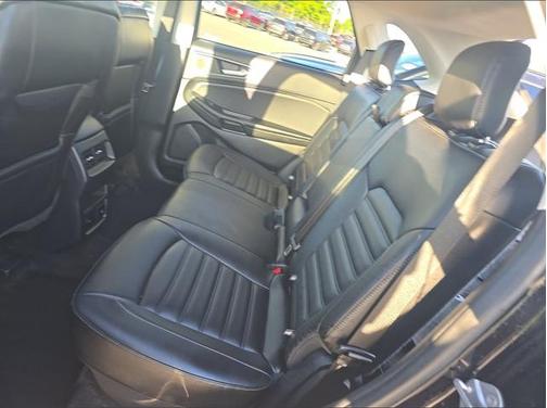 Agate Black Metallic 2024 Ford Edge SEL