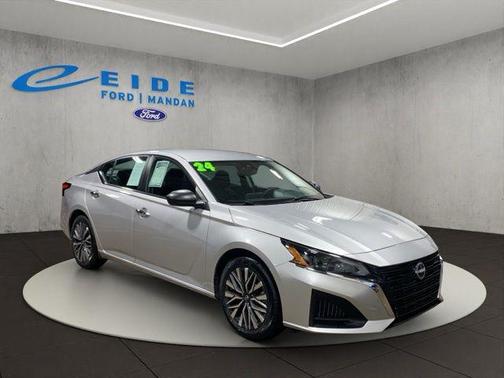 Brilliant Silver Metallic 2024 Nissan Altima 2.5 SV
