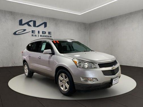Silver Ice Metallic 2011 Chevrolet Traverse 2LT