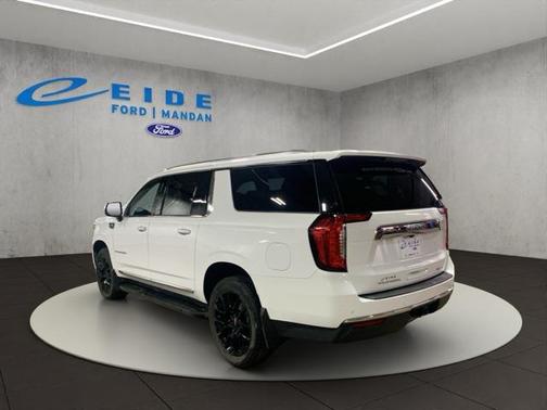 2022 GMC Yukon XL SLT