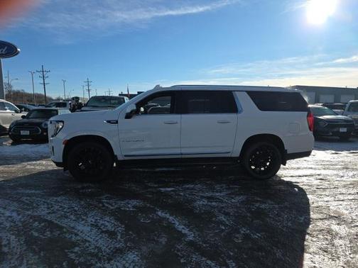2022 GMC Yukon XL SLT