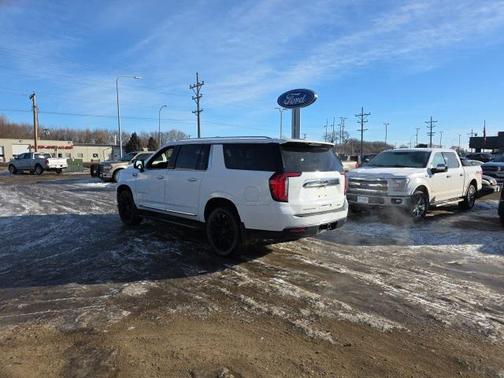 2022 GMC Yukon XL SLT