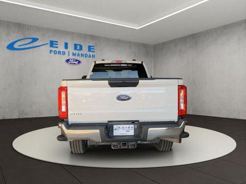 White 2024 Ford F-250 XLT