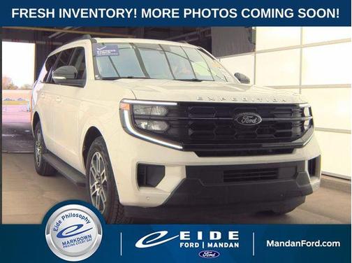 White Metallic 2025 Ford Expedition Active
