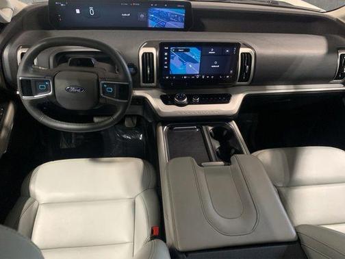 White Metallic 2025 Ford Expedition Active