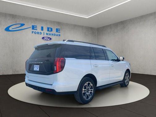 White Metallic 2025 Ford Expedition Active