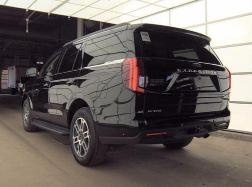 Black Metallic 2025 Ford Expedition Active