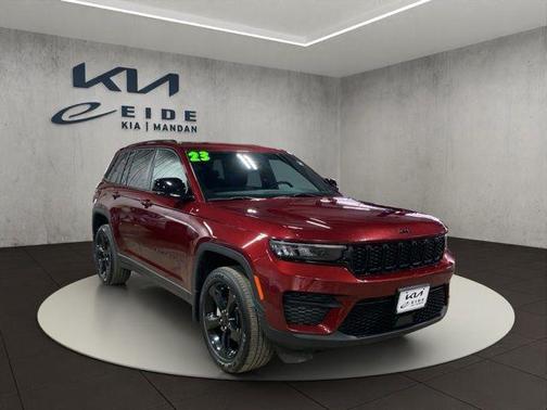 Velvet Red Pearlcoat 2023 Jeep Grand Cherokee Altitude