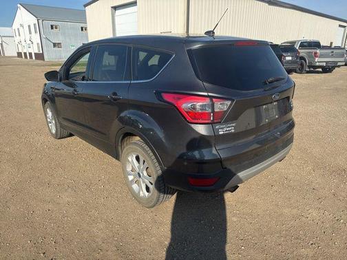 Ruby Red Metallic Tinted Clearcoat 2017 Ford Escape SE