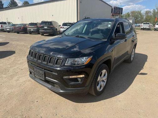 Diamond Black Crystal Pearlcoat 2019 Jeep Compass Latitude