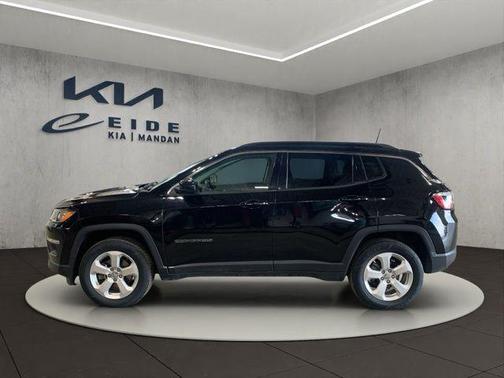 Diamond Black Crystal Pearlcoat 2019 Jeep Compass Latitude