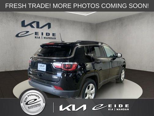 Diamond Black Crystal Pearlcoat 2019 Jeep Compass Latitude