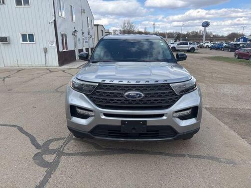 Iconic Silver Metallic 2023 Ford Explorer XLT