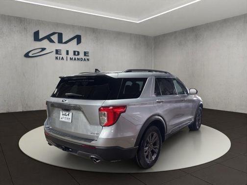 Iconic Silver Metallic 2023 Ford Explorer XLT