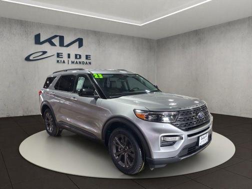 Iconic Silver Metallic 2023 Ford Explorer XLT