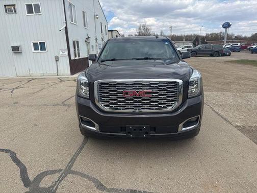 Iridium Metallic 2018 GMC Yukon Denali