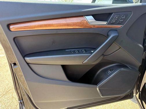 2022 Audi Q5 45 S line quattro Premium