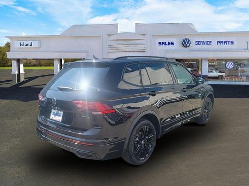 2022 Volkswagen Tiguan 2.0T SE R-Line Black