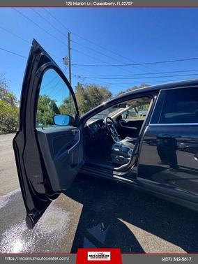 2012 Volvo XC60 T6 R-Design