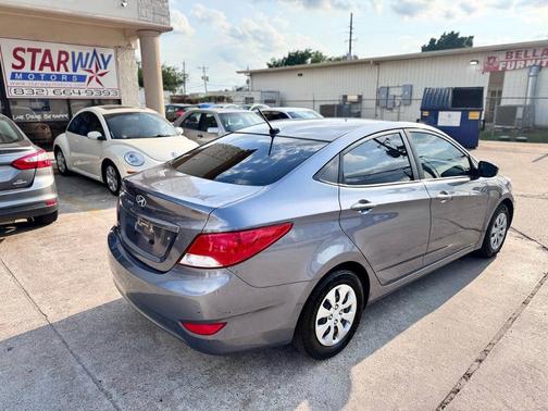 2017 Hyundai Accent SE