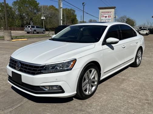 2017 Volkswagen Passat 1.8T SEL Premium