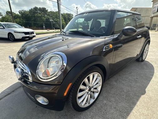2010 MINI Cooper Base (M6)