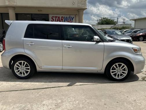 2009 Scion xB