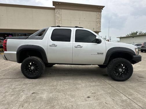 2011 Chevrolet Avalanche 1500 LS