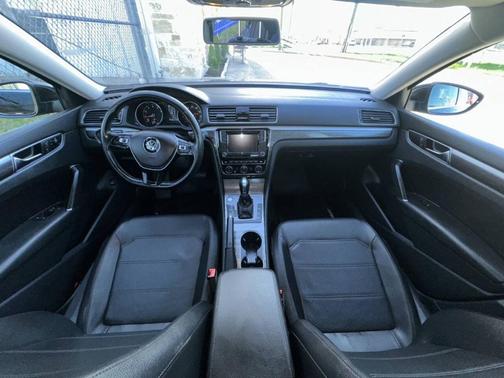 2018 Volkswagen Passat 2.0T SE