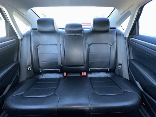2018 Volkswagen Passat 2.0T SE