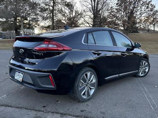 2017 Hyundai IONIQ Hybrid Limited