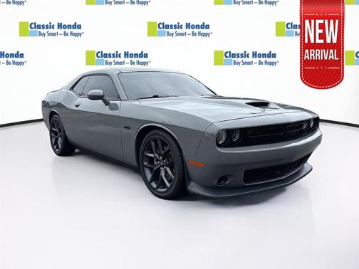 Pitch Black Clearcoat 2023 Dodge Challenger R/T