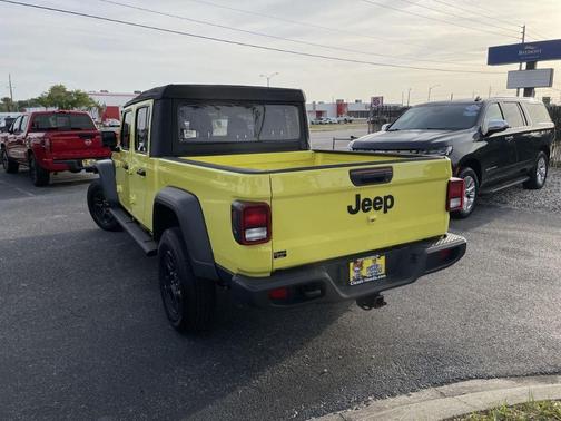 2023 Jeep Gladiator Sport