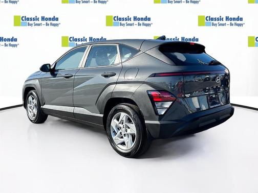 2025 Hyundai KONA SE