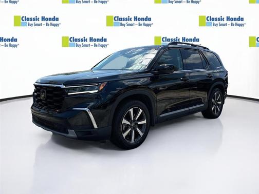 Crystal Black Pearl 2024 Honda Pilot Touring